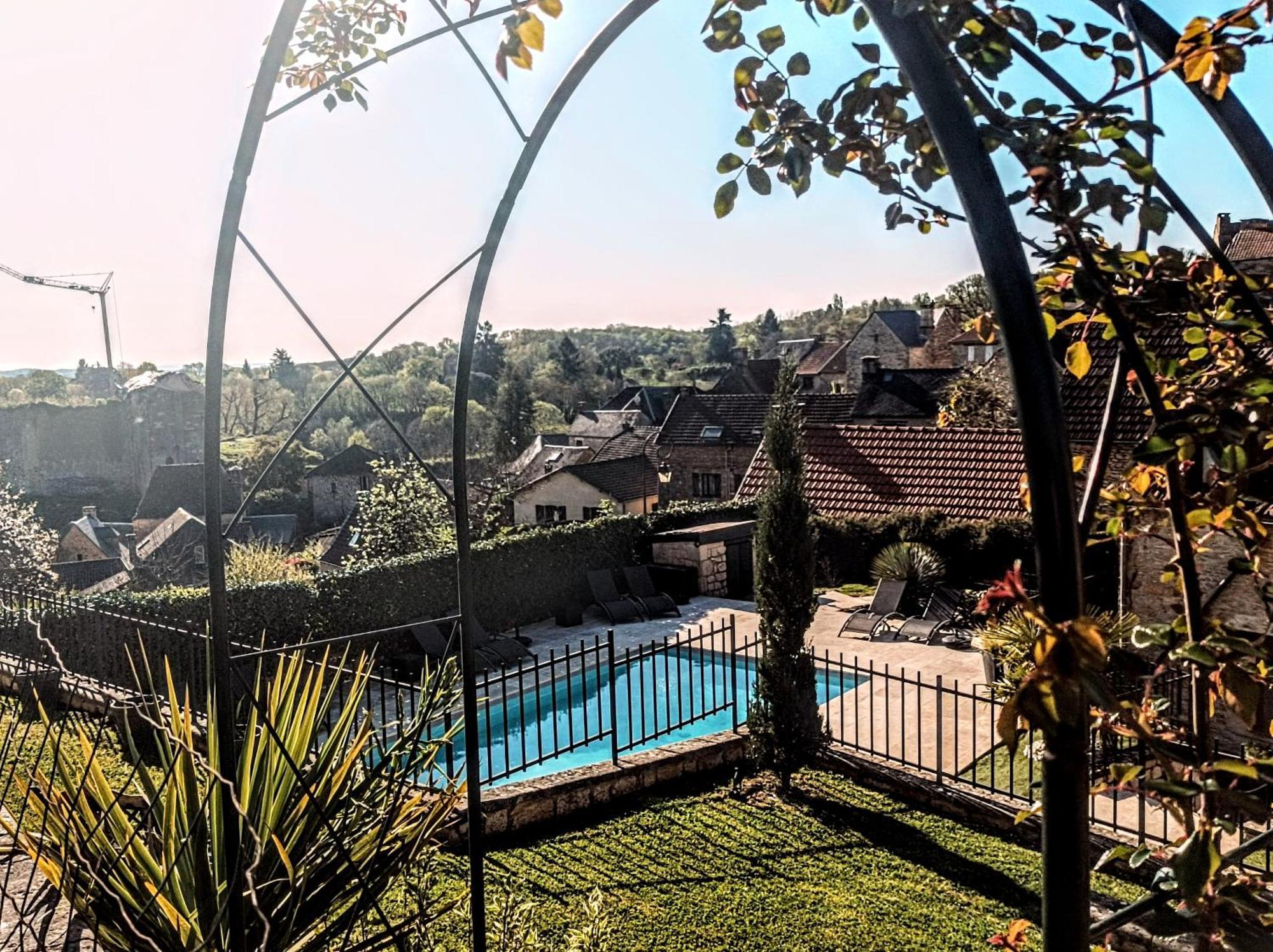 Le Clos De La Musardise - Gites De Charme Avec Piscine Chauffee Salignac Eyvigues Exterior photo